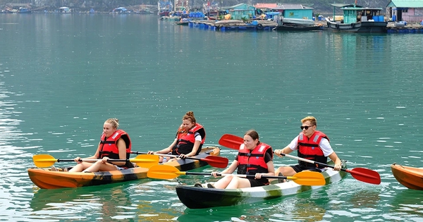 From October 28, boats and motorized ferries are prohibited from operating in Cua Van fishing village.