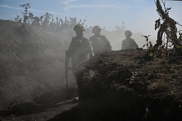 Mùa đông đến, Tổng thống Ukraine hạ giọng hòa bình với Nga