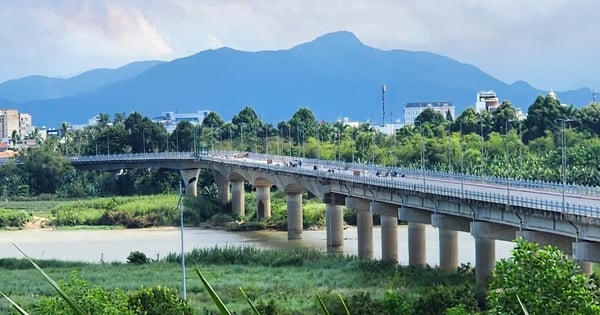 Die Tra-Khuc-2-Brücke auf der Nationalstraße 1 durch Quang Ngai wird für den Verkehr freigegeben.