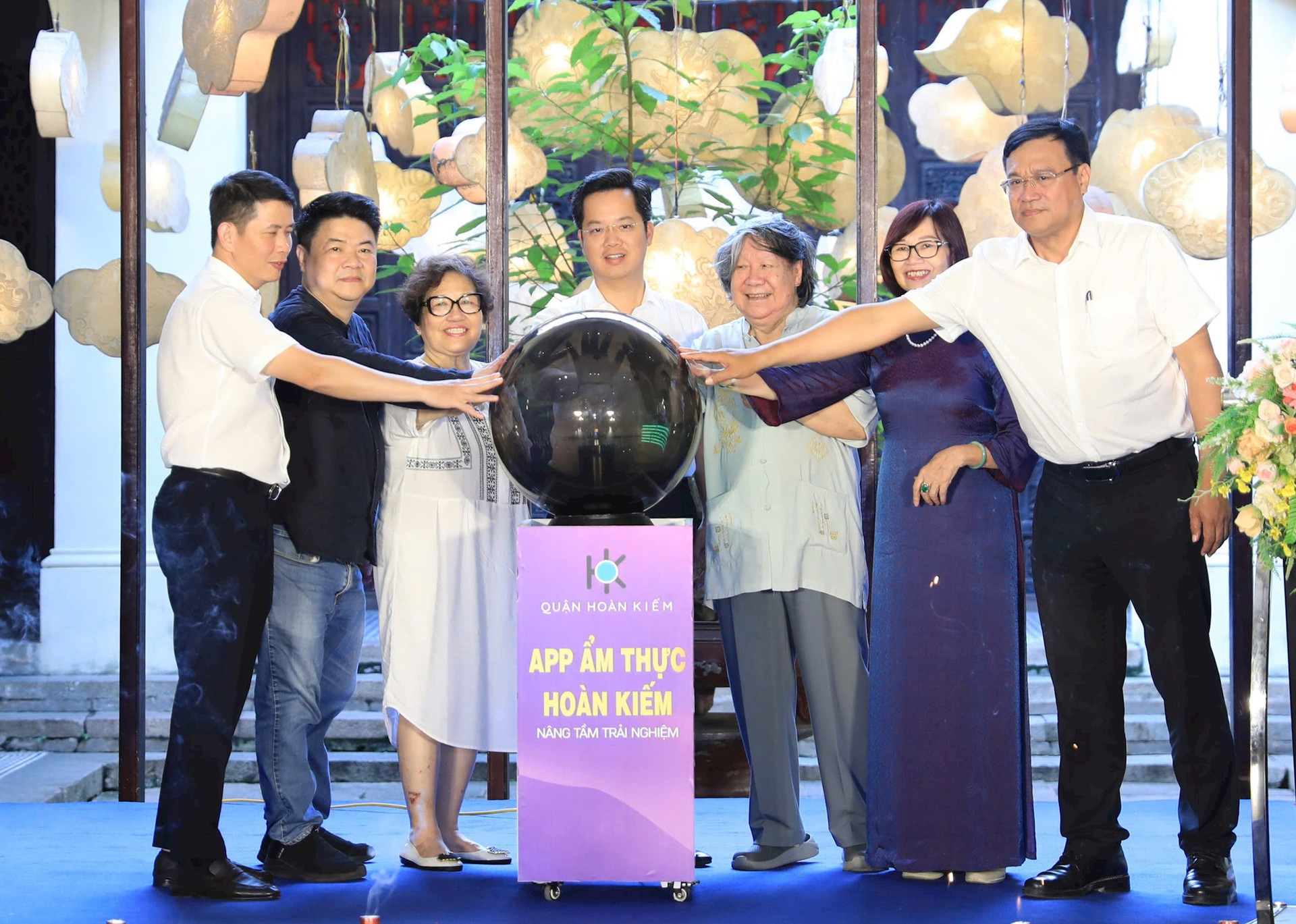 Presentamos la famosa comida callejera de Hanoi a través de la aplicación de comida Hoan Kiem, imagen 1