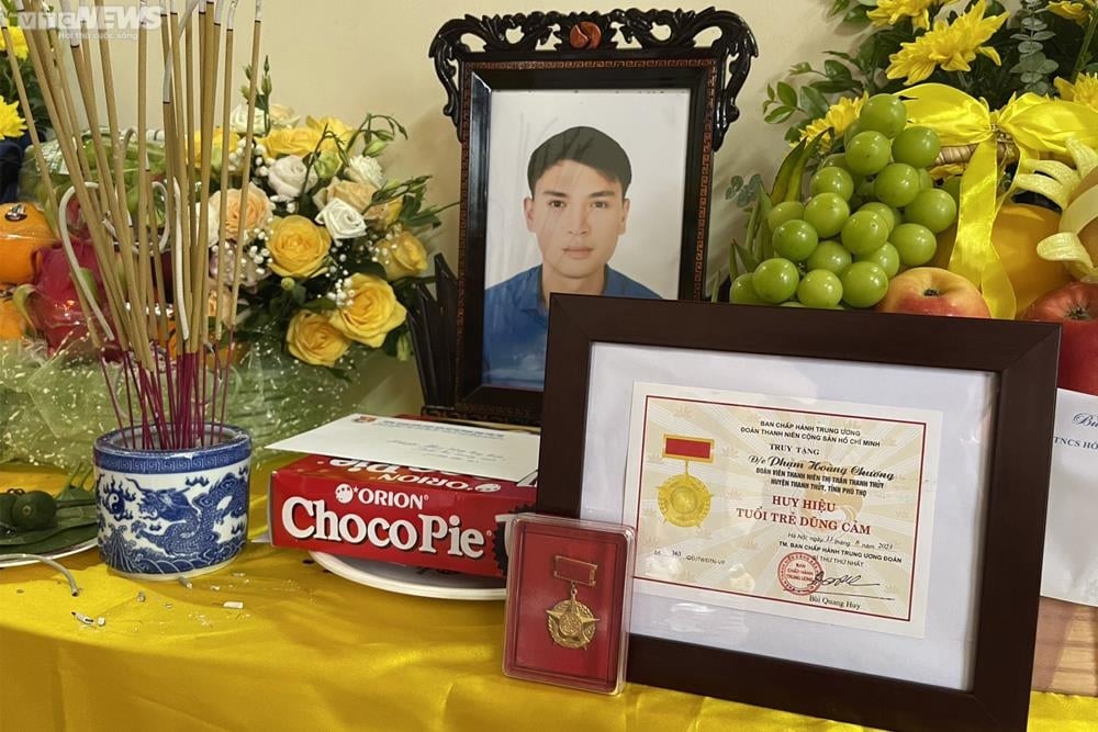 Commune cadre who sacrificed himself to save people was awarded the 'Brave Youth' badge - 2