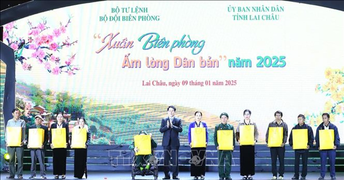 Chủ tịch nước Lương Cường dự Chương trình “Xuân Biên phòng ấm lòng dân bản”