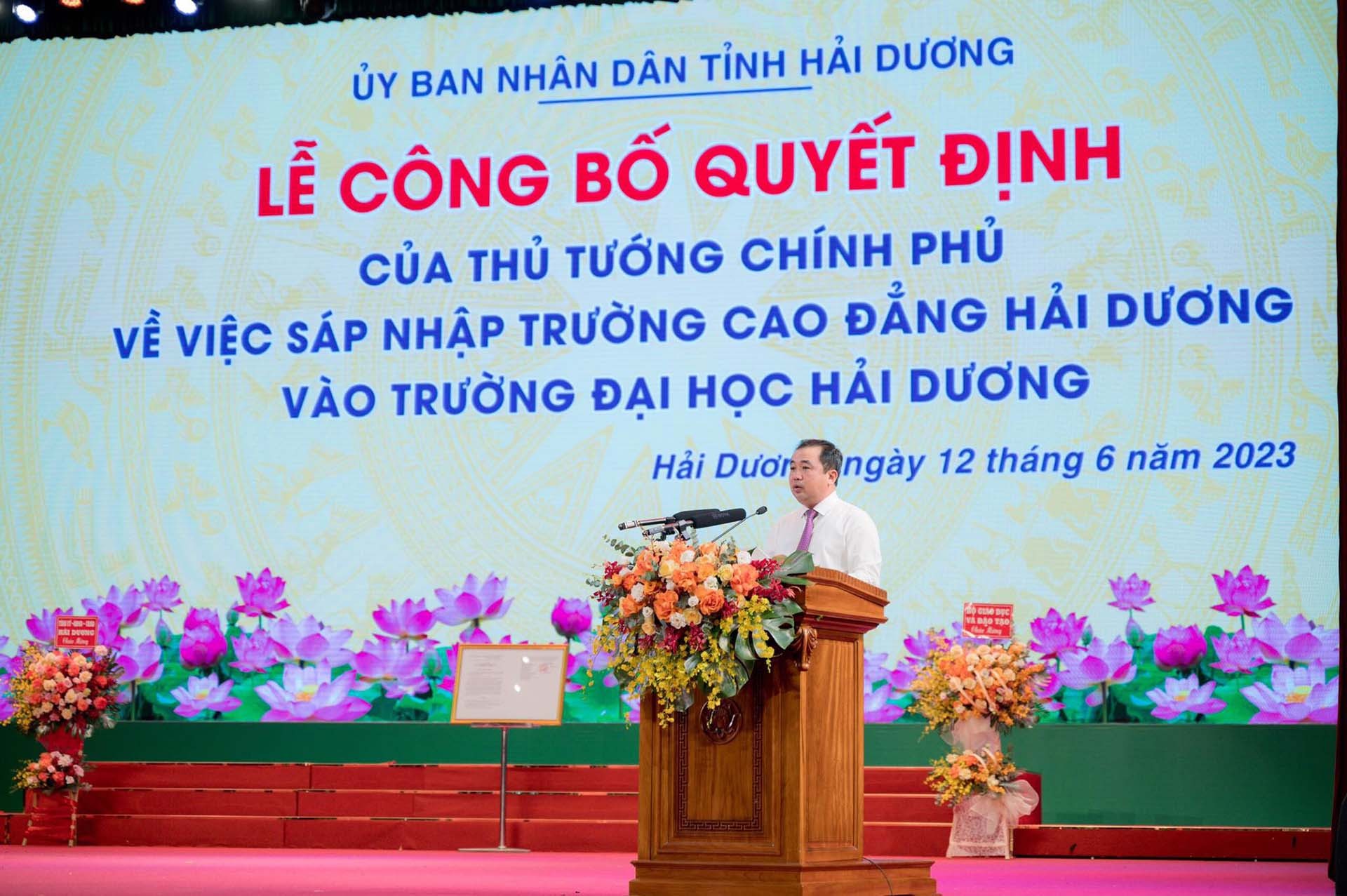 Bí thư Tỉnh uỷ Hải Dương Trần Đức Thắng nêu một số nhiệm vụ trọng tâm cho Trường Đại học Hải Dương trong thời gian tới.