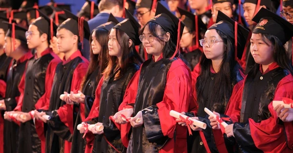 Honoring more than 1,200 Vietnamese-Australian students with high achievements in Cambridge exams