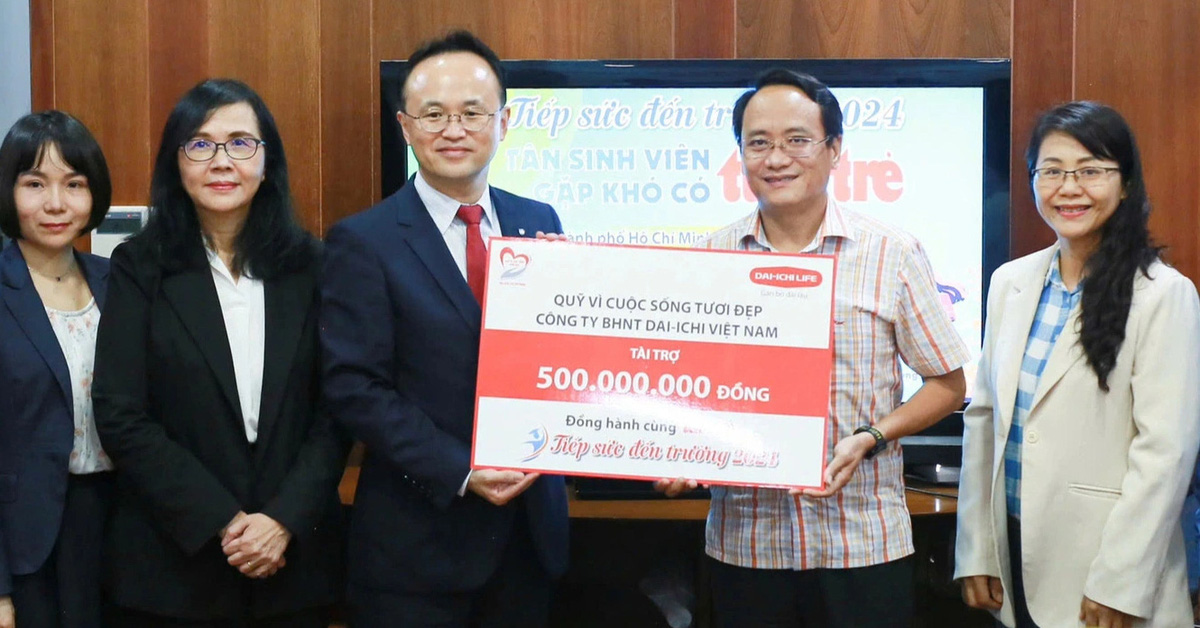 Dai-ichi Life Vietnam fait un don de 500 millions de VND pour soutenir l'école