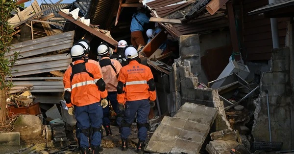 Casualties rise, experts warn of strong aftershocks