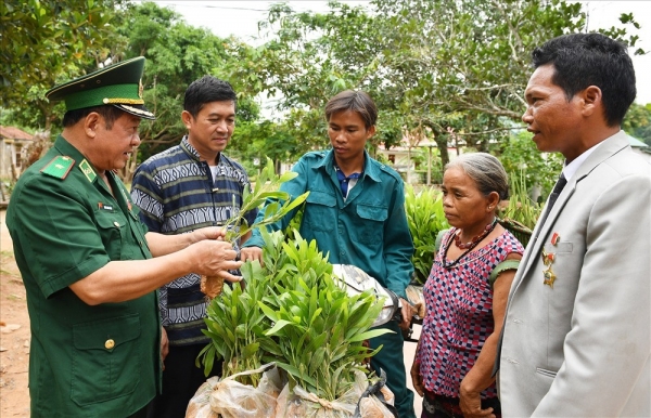 Village-to-village friendship: the foundation for fostering sustainable Vietnam-Laos relations