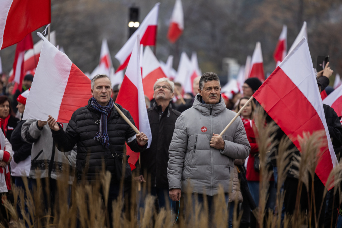 Los manifestantes participan en una marcha del Día de la Independencia en Varsovia, Polonia, el 11 de noviembre. Foto: AFP