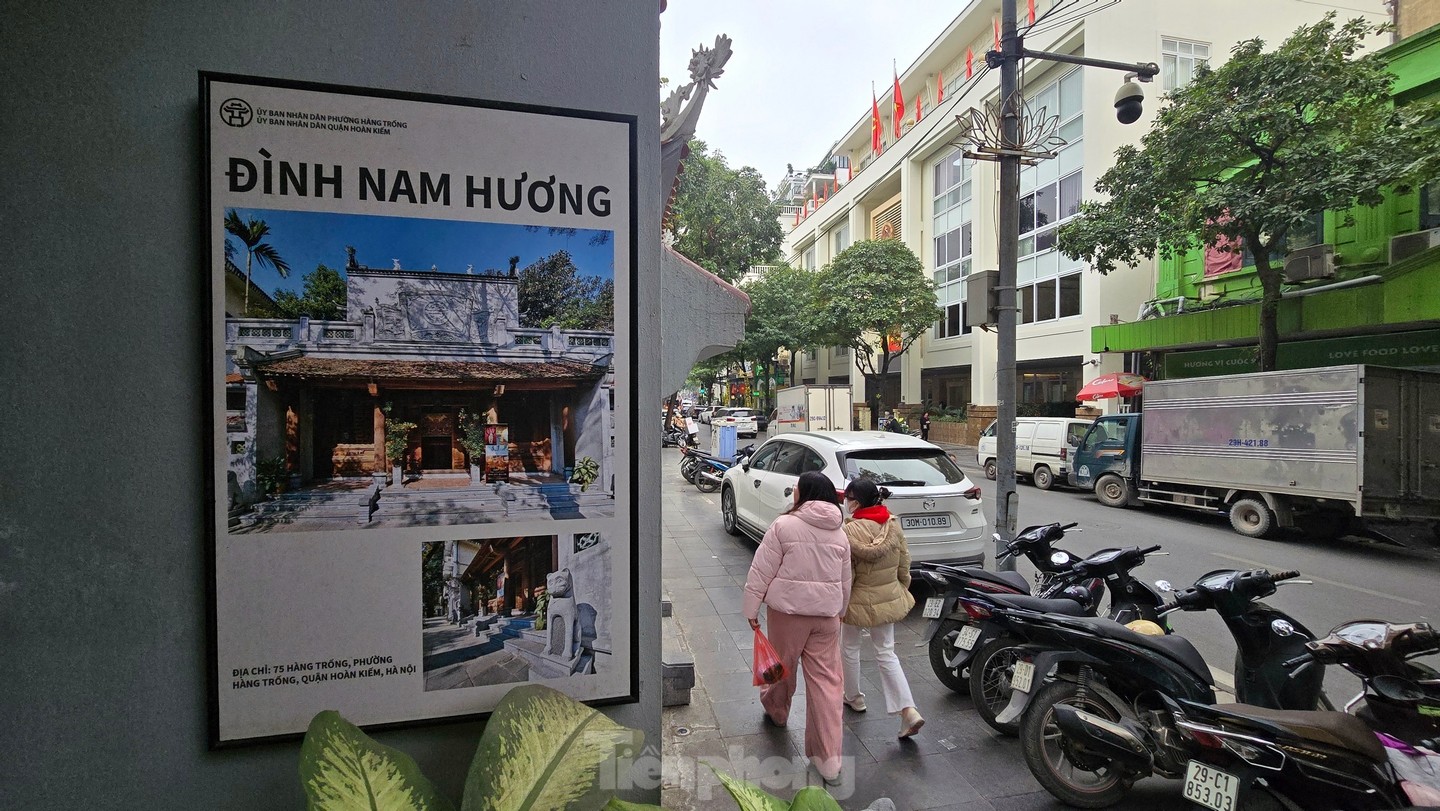 Neben der Statue von König Ly Thai To gibt es auch eine Statue von König Le am Hoan-Kiem-See, die nicht jeder kennt, Foto 13