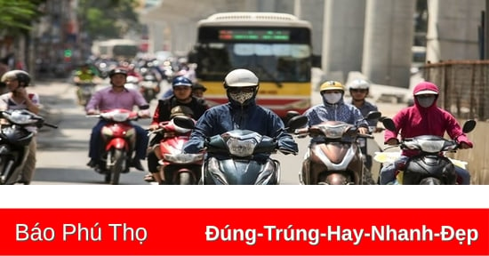 The North is extremely hot, some places are over 37 degrees Celsius, Hanoi is stuffy