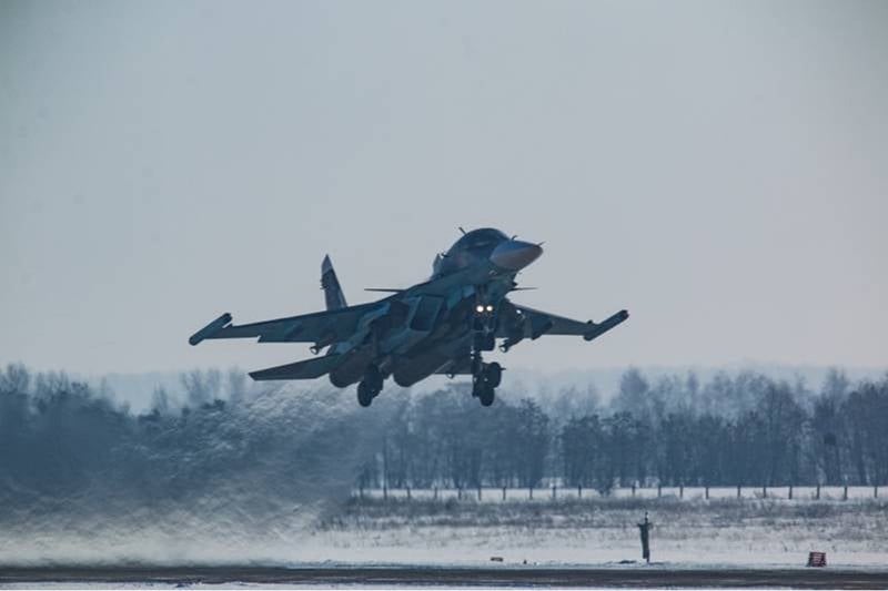 Su-34 đối đầu F-16 tại xung đột Nga - Ukraine: Lợi thế sẽ thuộc chiến đấu cơ nào?