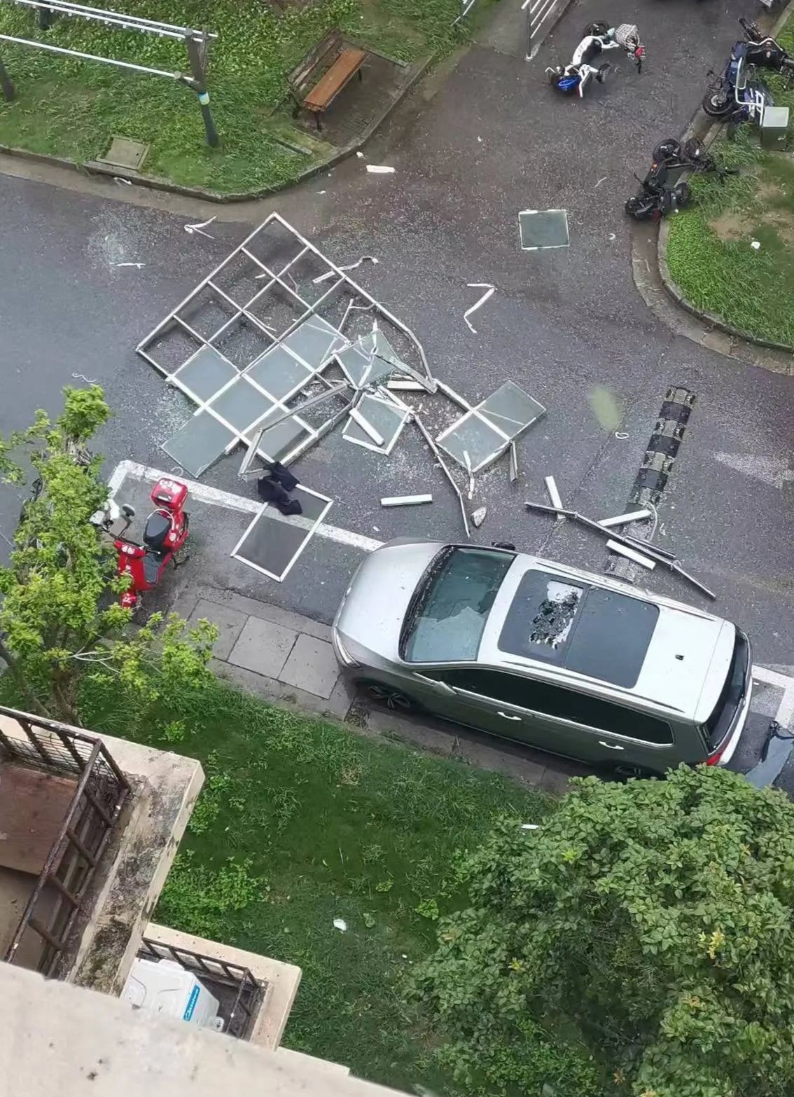 台風ベビンカが中国上海市を襲う 写真7