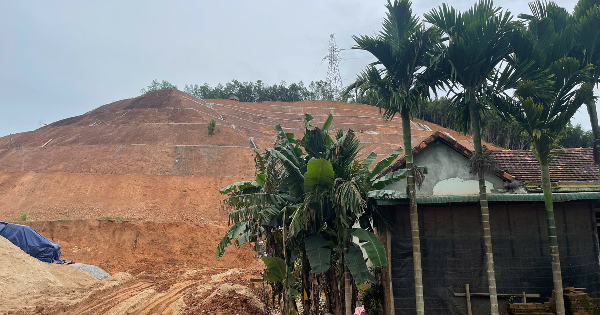 Anxious at the foot of the landslide