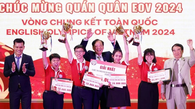 Tôn vinh những bạn trẻ tài năng EOV 2024 trong hành trình chinh phục ngôn ngữ