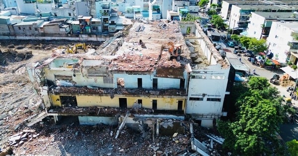 Primer plano de la demolición del proyecto en el terreno dorado 419 Le Hong Phong, Ciudad Ho Chi Minh