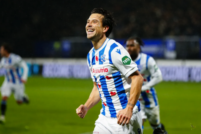 Midfielder Thom Haye in action for SC Heerenveen in the Dutch national championship. Photo: Pro Shot