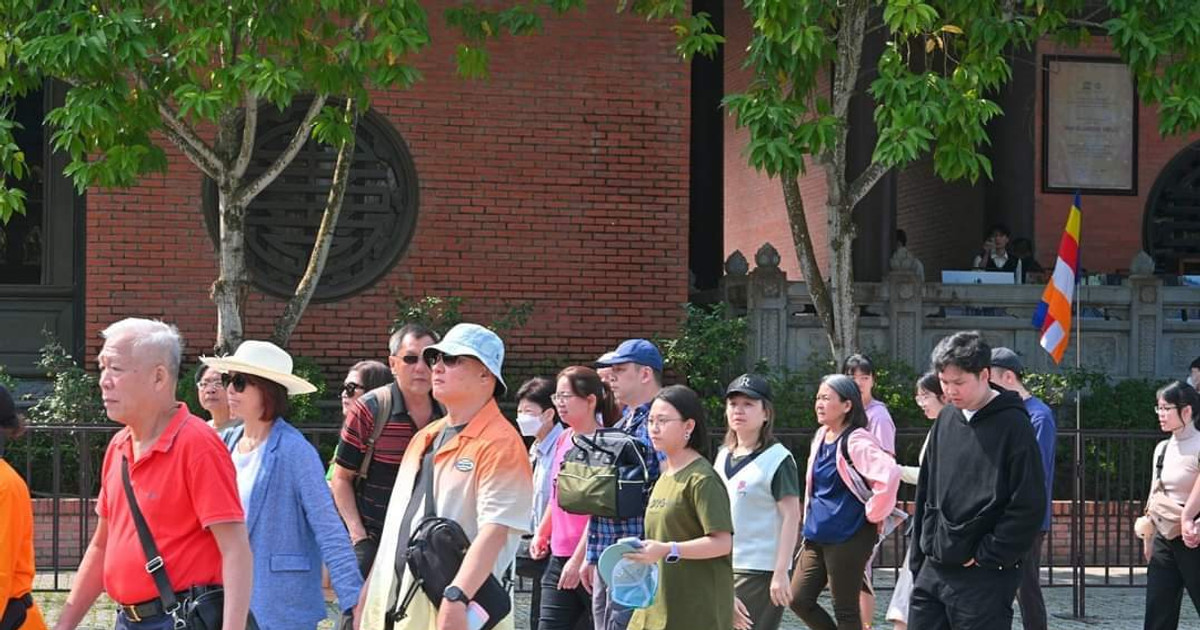 Más de medio millón de visitantes llegan a Ninh Binh durante el Tet