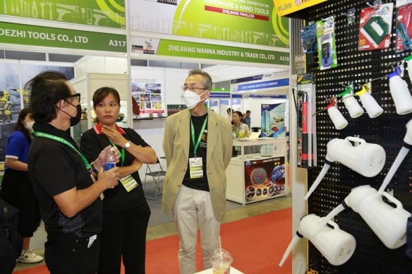 350 businesses from 15 countries and territories attend Vietnam Hardware & Hand Tools Expo 2023