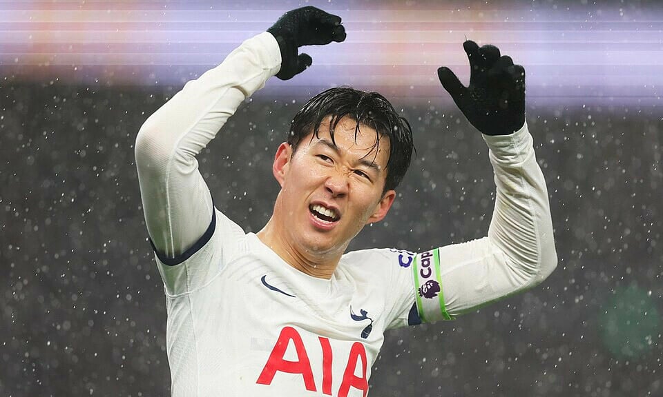 Tottenham thắng đội phong độ cao nhất Ngoại hạng Anh