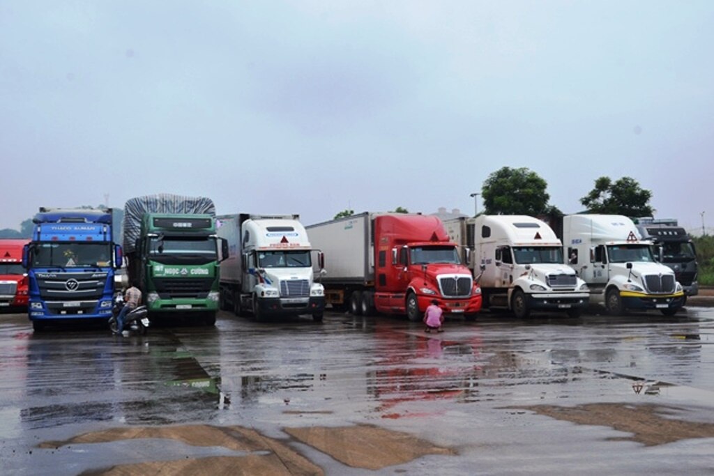 Implementing a new two-way freight transport mechanism at Lao Cai border gate photo 1