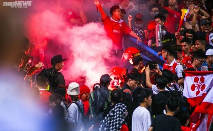 Hang Day Stadium faces risk of being fined for flares - 1