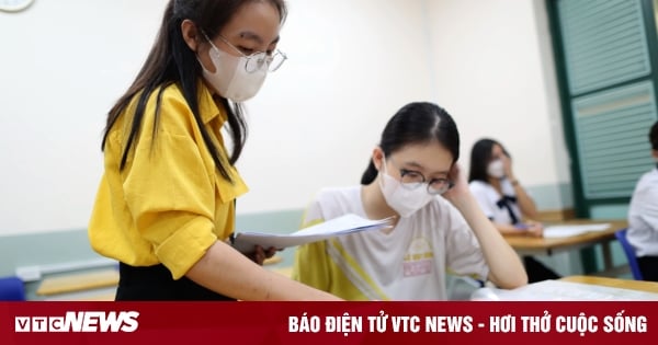 More than 3,300 candidates in Hanoi went from failing to passing the 10th grade exam.