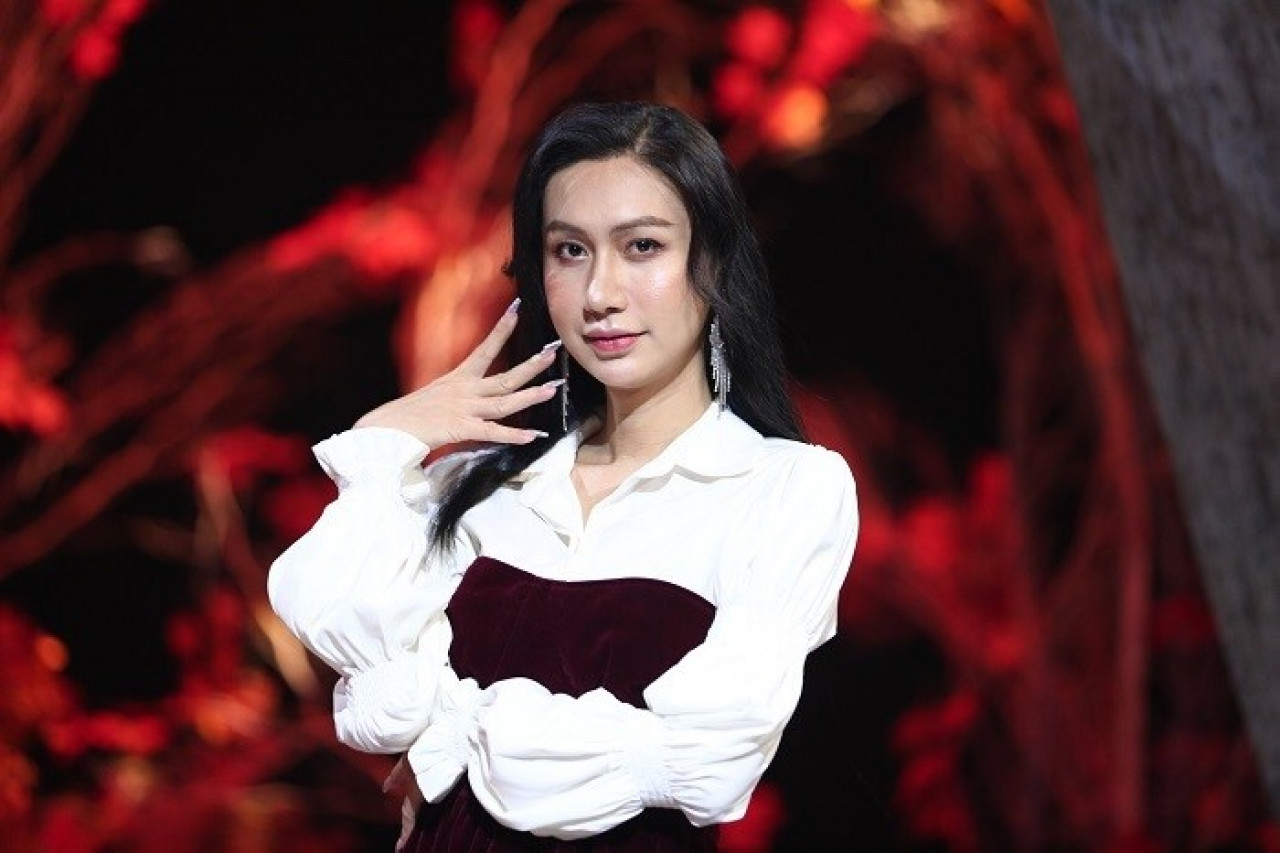 Lynk Lee once burst into tears when she heard her best friend Den Vau's voice over the phone 1