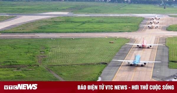 Réparation urgente de la piste de Tan Son Nhat dans les 4 jours