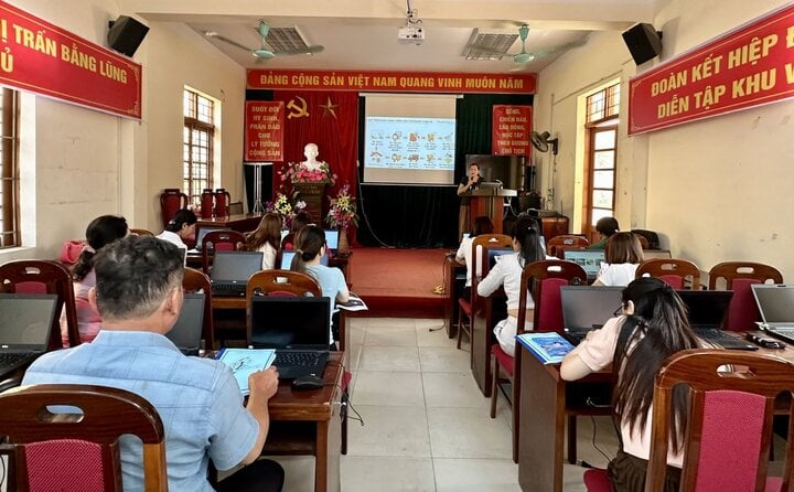 Training course in Cho Don district.