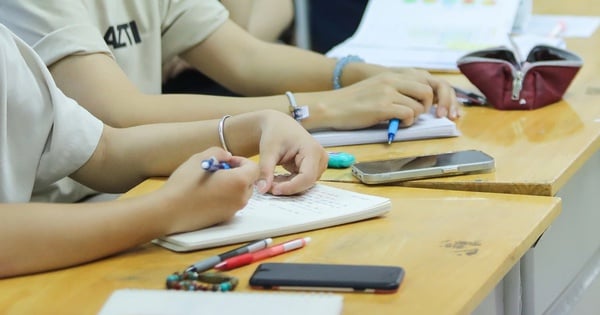 Pas de comité de parents de classe, pas de téléphone