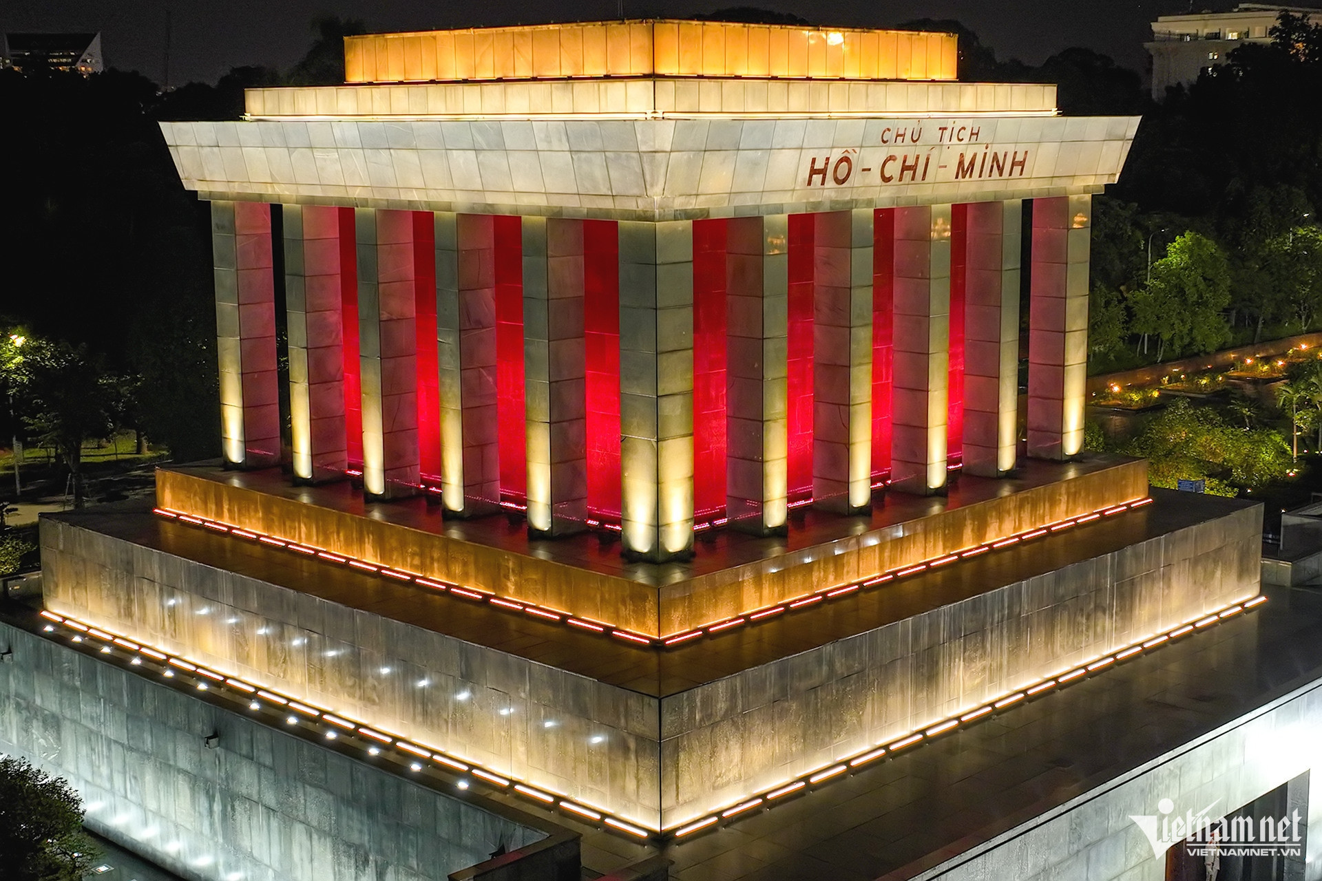 W-Uncle Ho's Mausoleum.jpg