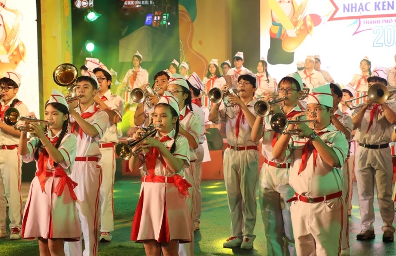 Plus de 1000 artistes participent au Festival de musique pluie et neige de Hô-Chi-Minh-Ville 2024, photo 2