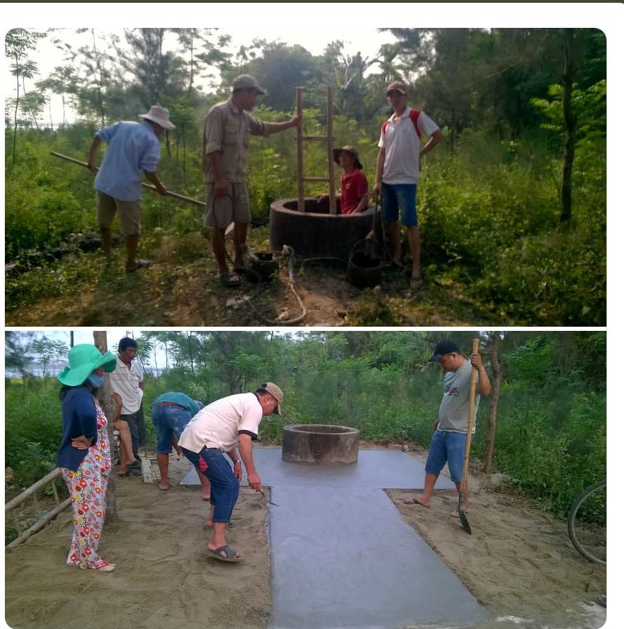 Anh em trong làng chung tay góp công sức khơi thông và làm sạch đẹp lại giếng vào năm 2017.
