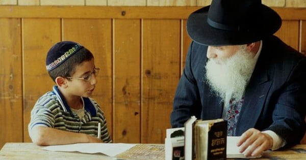 Reading the communication principles that Jewish people teach their children, we can see why children in this country are so talented.