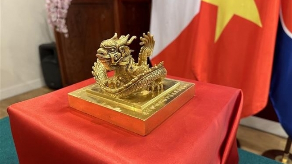 Traslado oficial del Sello de Oro del Emperador de Francia a Vietnam, tras un año de negociaciones para su repatriación