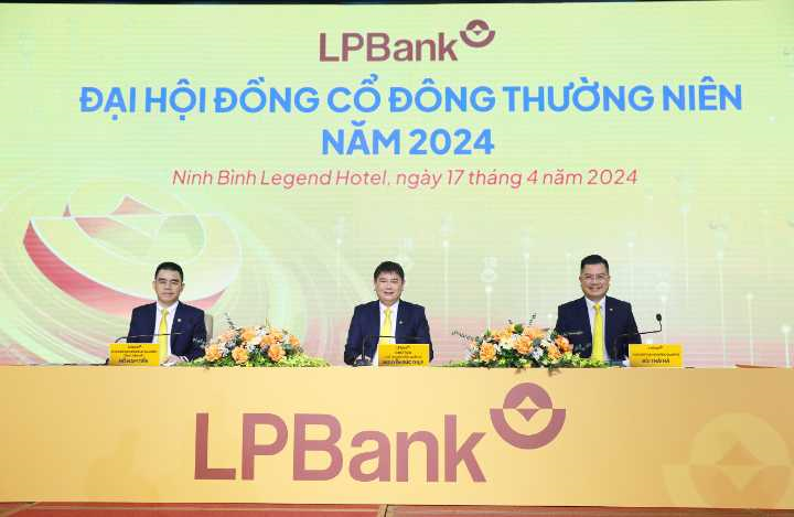 ประชุมผู้ถือหุ้นธนาคาร LPBank: เปลี่ยนชื่อธนาคารให้เหมาะสมกับระยะการพัฒนาใหม่มากขึ้น - 1