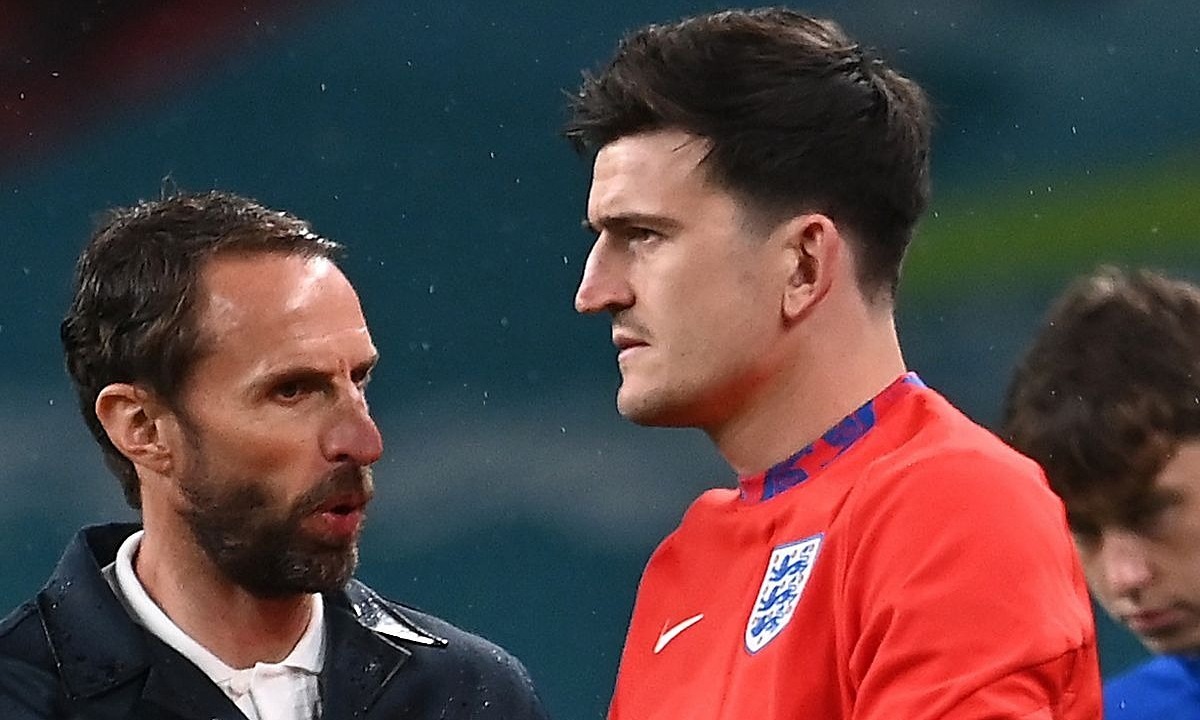 Southgate hứng chỉ trích vì triệu tập Maguire