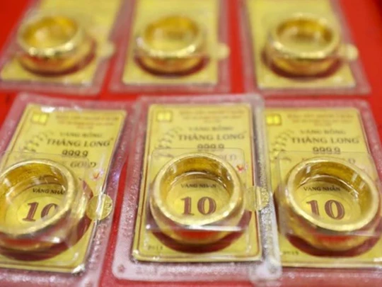 Precio del oro el 12 de octubre de 2024: los anillos de oro aumentaron hasta superar los 83 millones de VND/tael