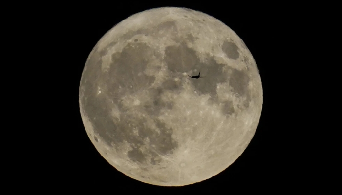 Auf dem Mond wurde eine Höhle entdeckt, die als Unterschlupf dienen könnte