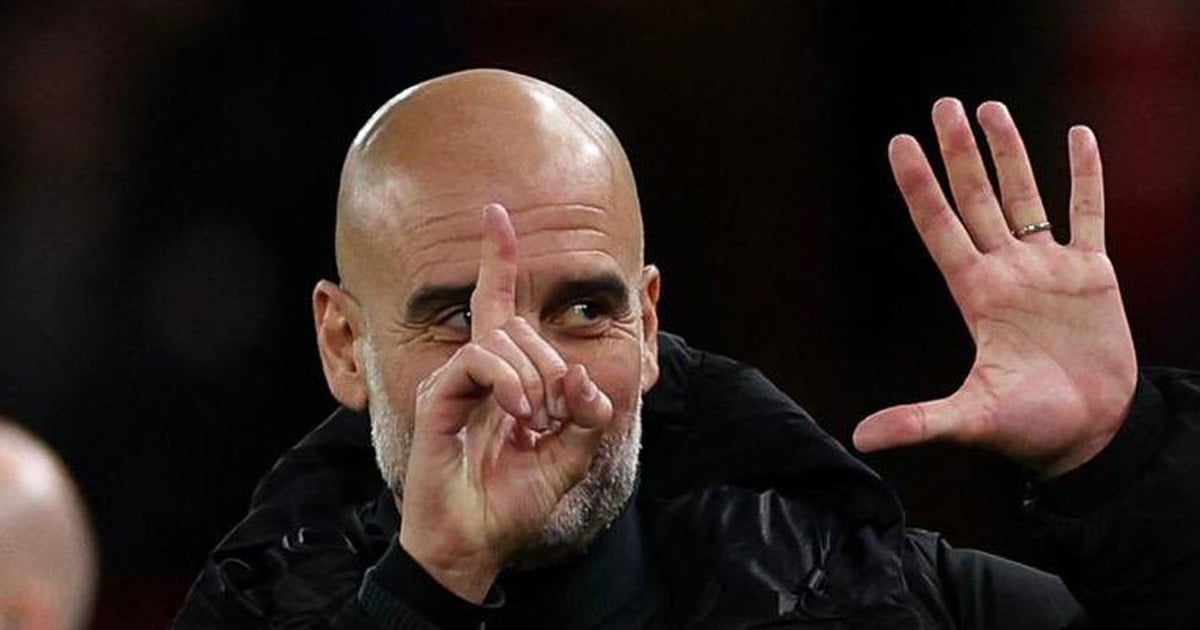 Bị CĐV Liverpool chế giễu sắp bị sa thải, HLV Pep Guardiola đáp trả ra sao?