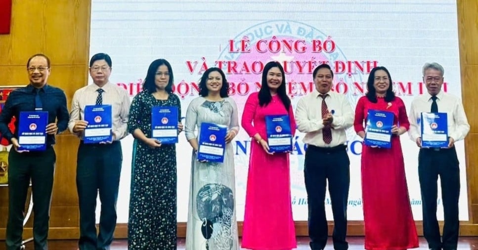 TPHCM điều động, bổ nhiệm hàng loạt hiệu trưởng, hiệu phó đầu năm học mới