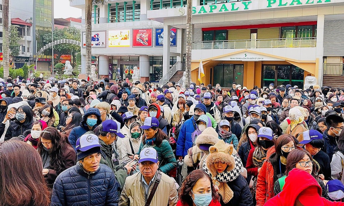 Los turistas vietnamitas acuden en masa a China para hacer turismo