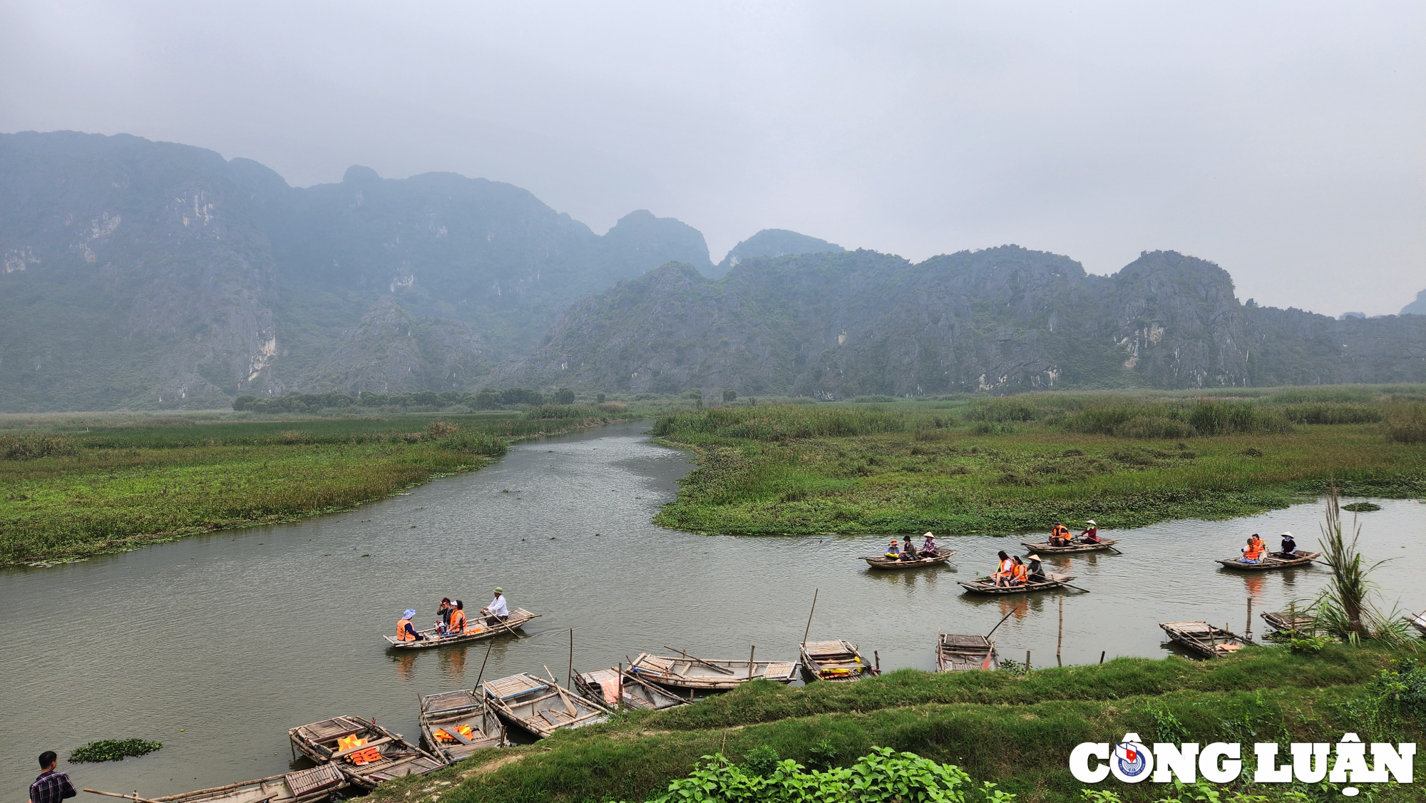 ve dam van long dam minh vao khung canh hoang so nhung yen binh tinh lang ma thu thai hinh 1