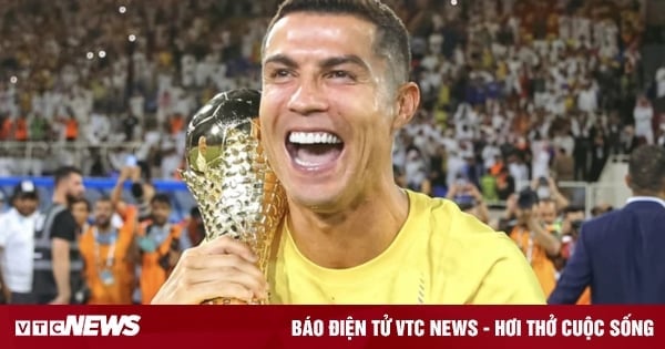 Đàn em ám chỉ Ronaldo ích kỷ, không xếp vào đội hình hay nhất thế giới