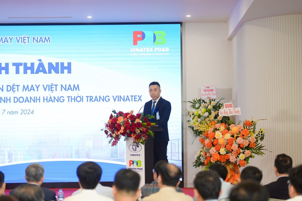 Mr. Vuong Duc Anh - Director of Vinatex PD&B Center at the opening ceremony.