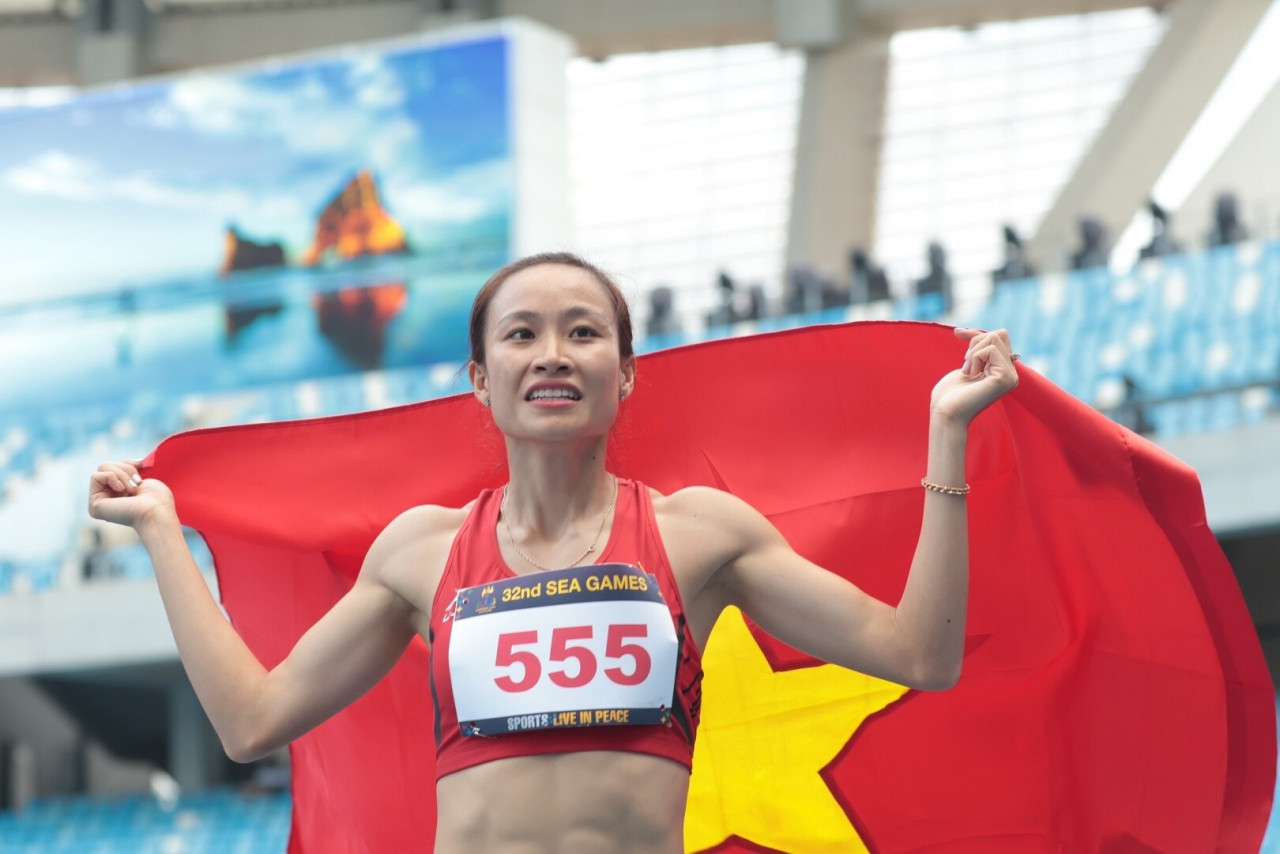 The beauty of the Vietnamese female athlete who just won the SEA Games gold medal is causing a stir.