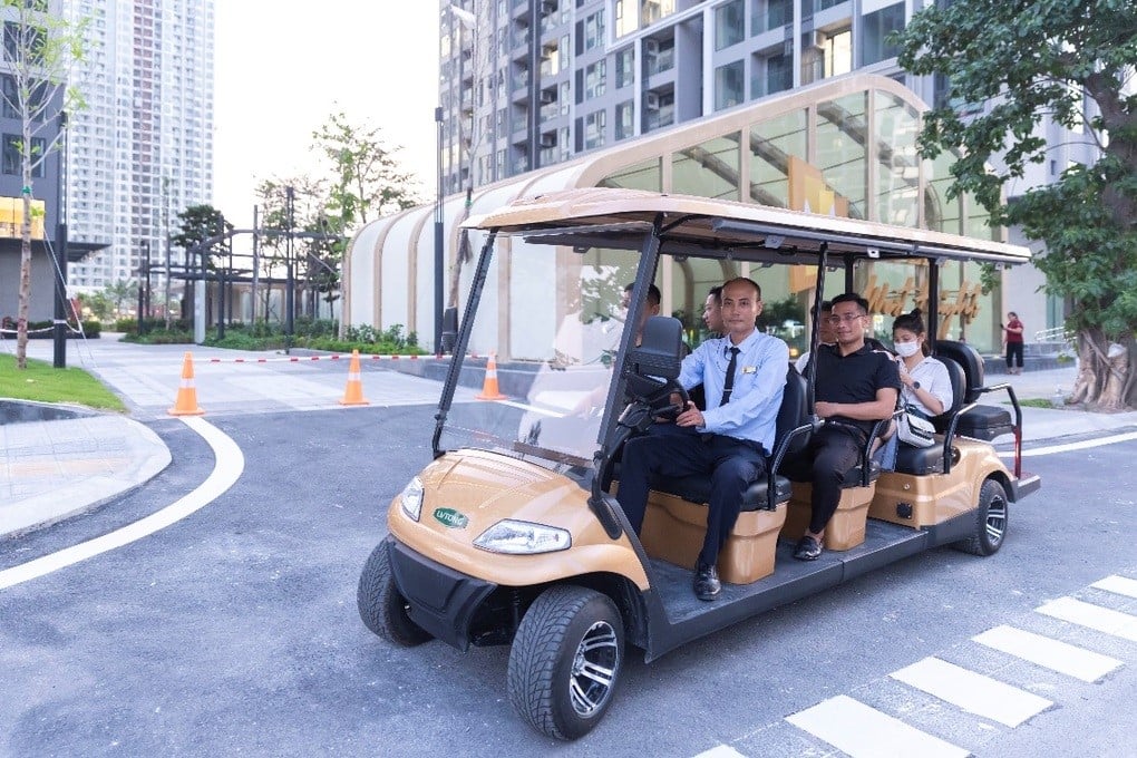 Xe buggy chuyên dụng, phục vụ đưa đón cư dân Masteri West Heights