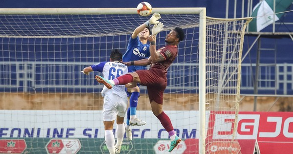 Hòa SLNA 0-0, Bình Định FC phàn nàn trọng tài