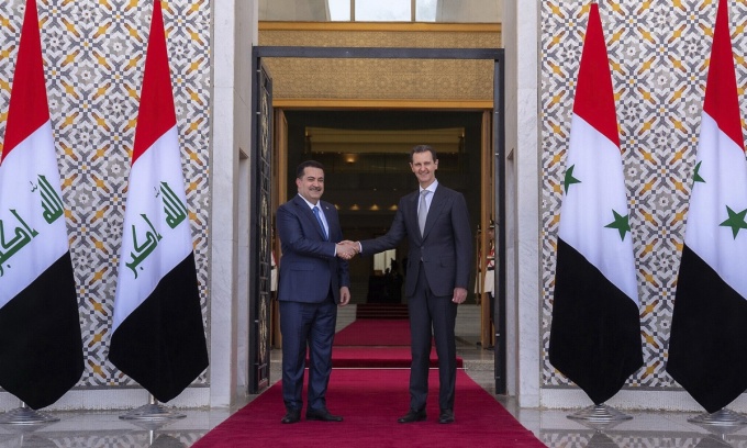 Der syrische Präsident Bashar al-Assad begrüßt den irakischen Premierminister Mohammed Shia al-Sudani am 16. Juli in der Hauptstadt Damaskus. Foto: SANA