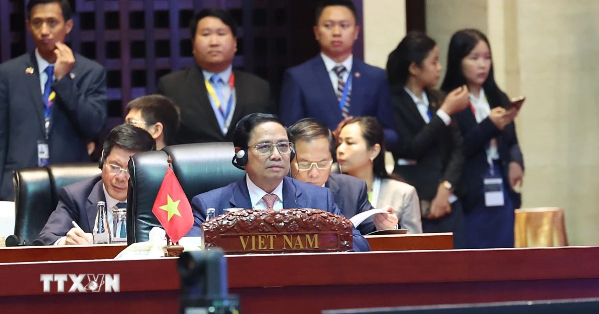 El primer ministro Pham Minh Chinh asiste a la Cumbre de Asia Oriental y la ASEAN-Naciones Unidas